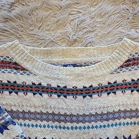American eagle outfitters‎ wool blend tan, red and blue winter pattern sweater - Picture 2 of 6